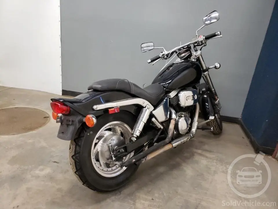 JS1VS53A122100563 Suzuki Cyc Vz/Vzr 2002 Black